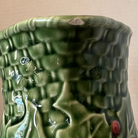 Bordallo Pinheiro Christmas Holly Pitcher - Picture 8 of 16